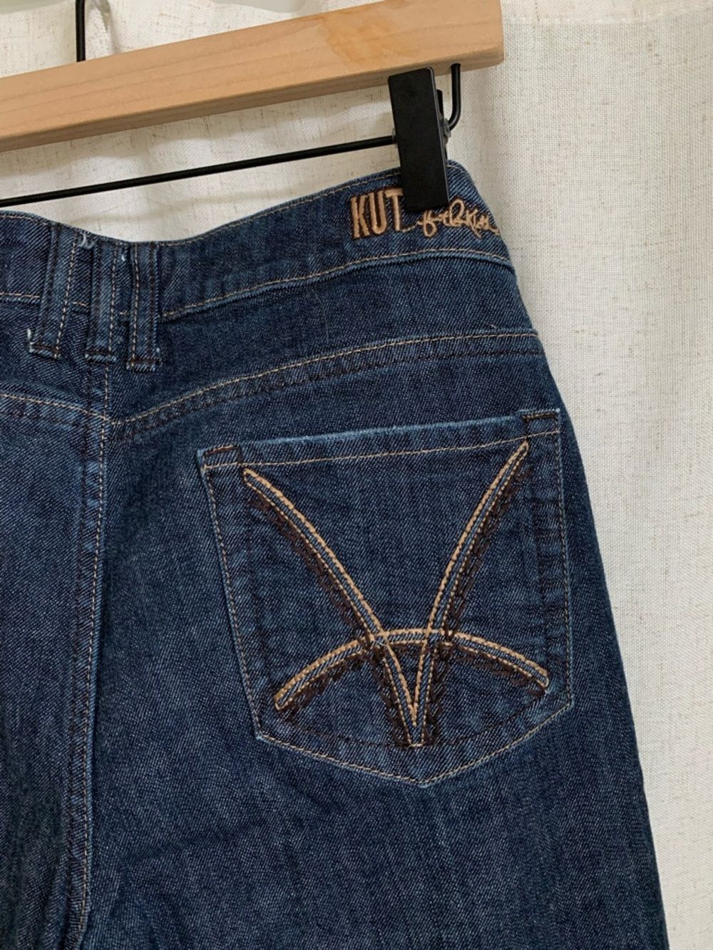 Kut from the Kloth women’s Boot Cut Dark Blue Straight Jeans size 12 - Picture 6 of 9